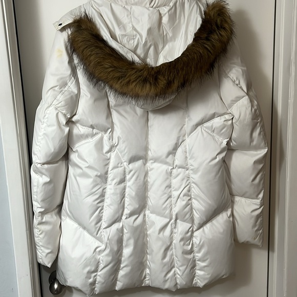 White puffer jacket with removable hood - Picture 2 of 8
